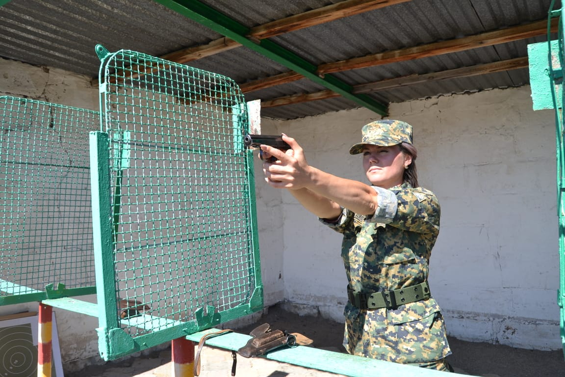 Военные состязались в умении метко стрелять и быстро бегать | Elitar.kz