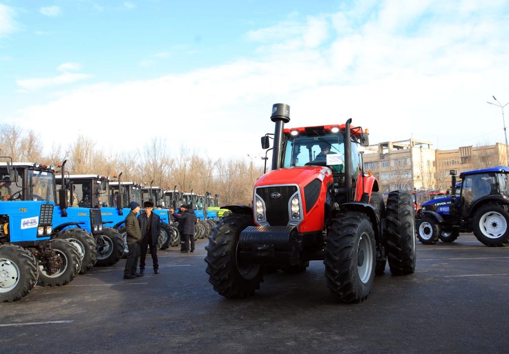 Аграриям Жамбылской области передали новую сельхозтехнику