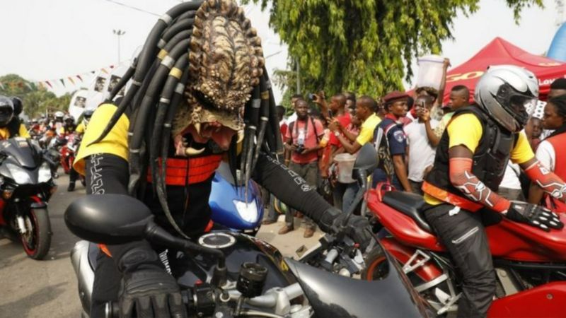 14 человек погибли на карнавале байкеров в Нигерии