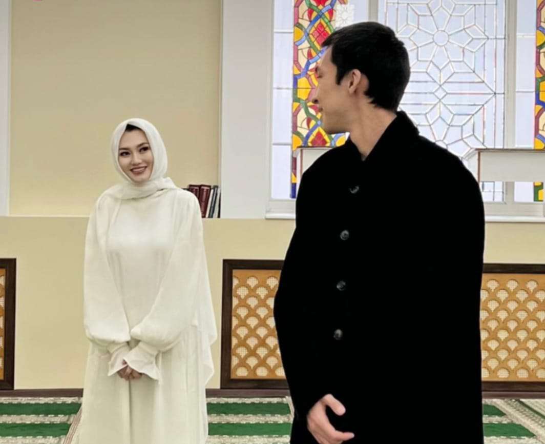 Певица Ерке Есмахан и рэпер Raim поженились по исламскому обряду