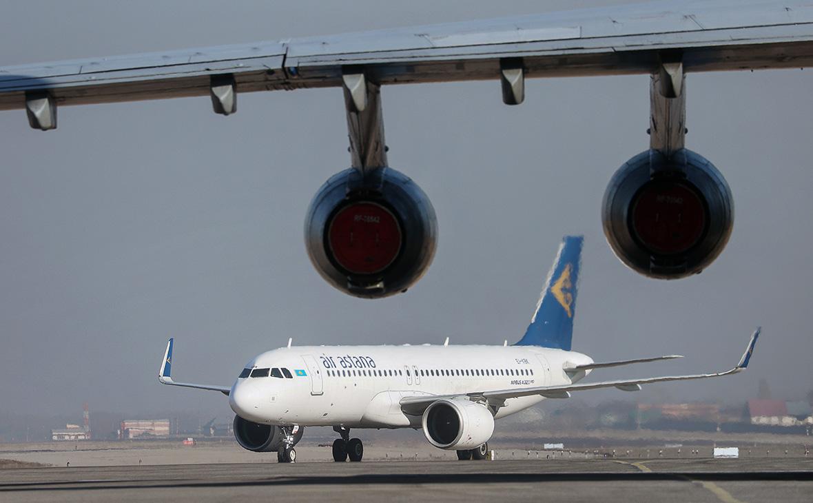 Ожоги и травмы получили 7 пассажиров на борту самолета Air Astana в результате сильной турбулентности