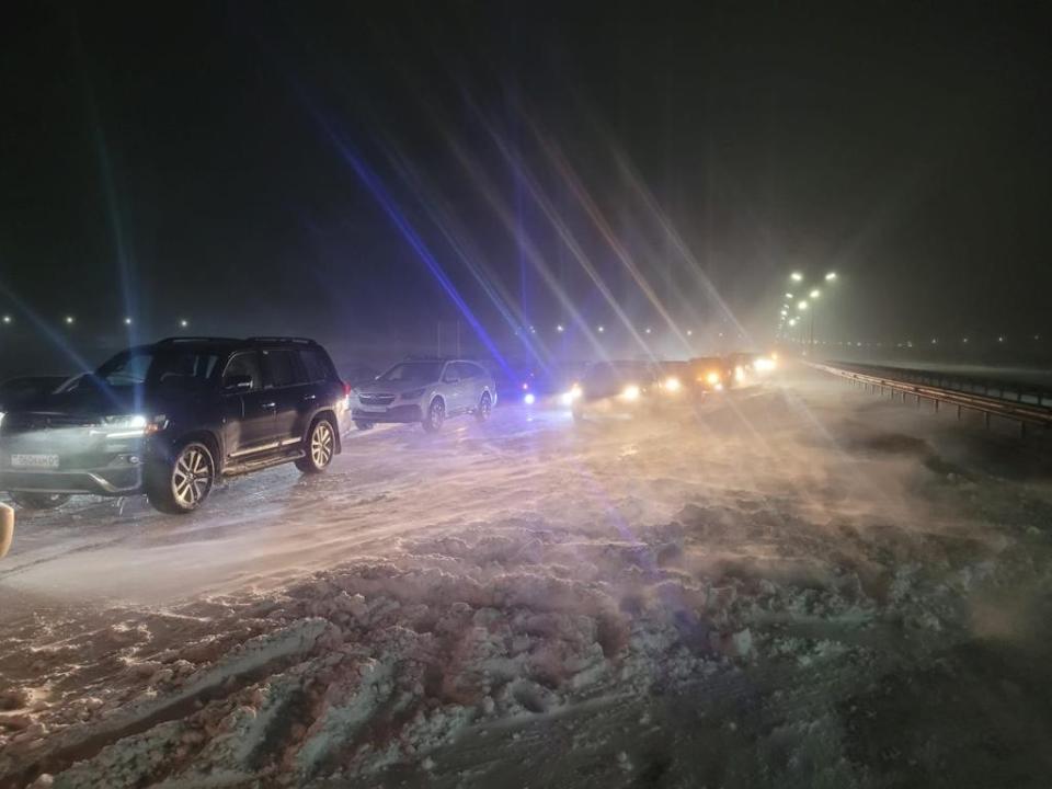 Метель, буран, снегопад: В Казахстане 72 участка автодорог закрыты из-за непогоды, эвакуированы 700 человек