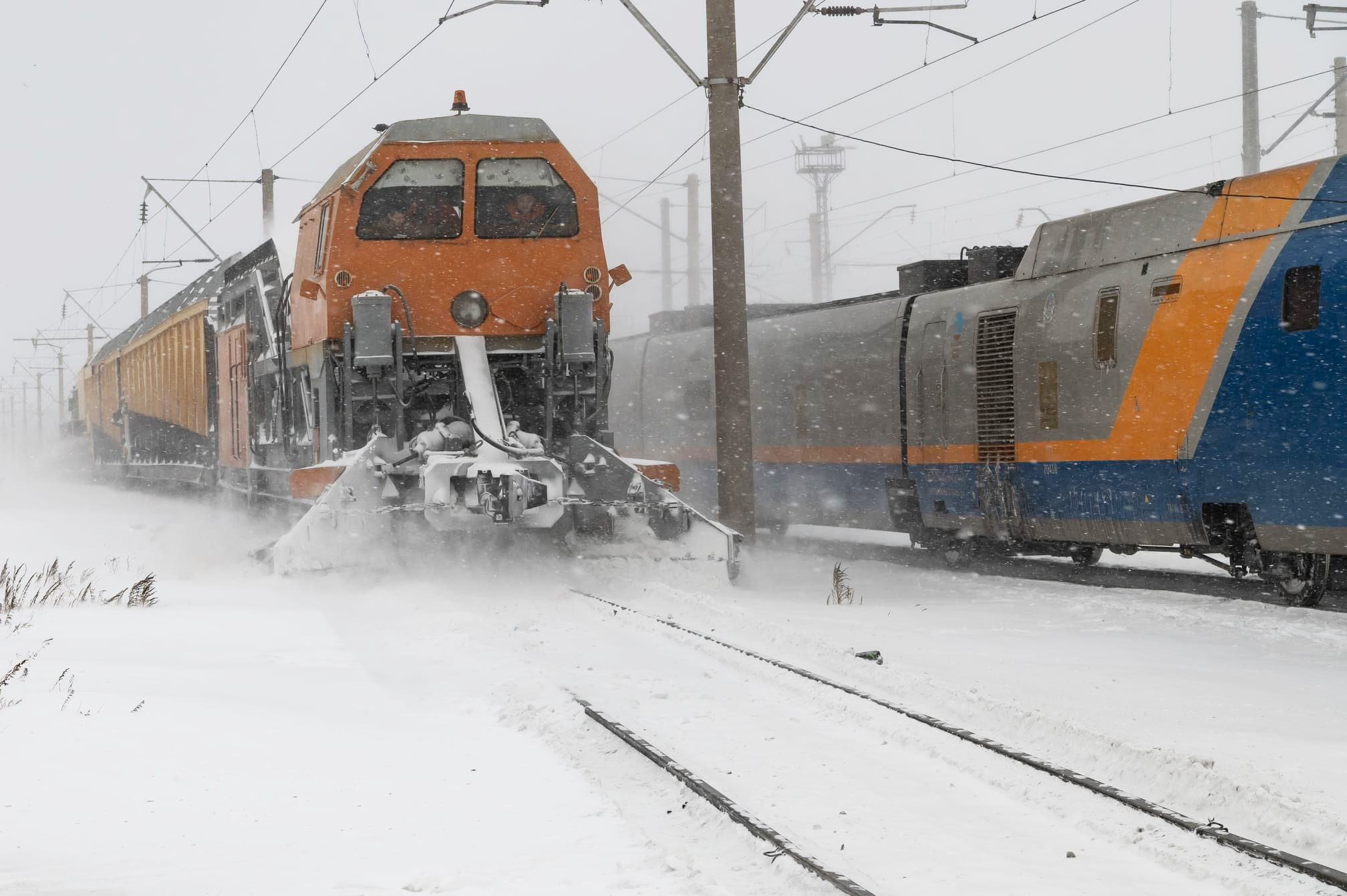 В Казахстане снова опаздывают поезда из-за погодных условий