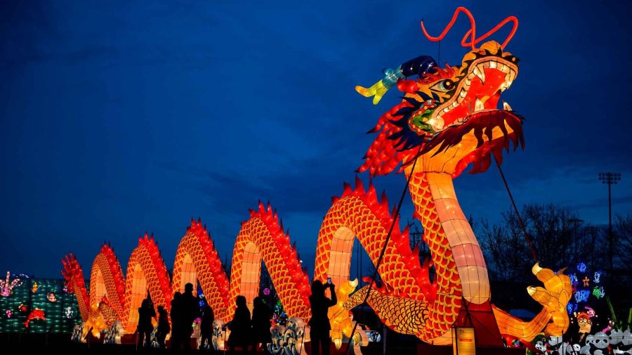 Праздник весны: в Китае в честь лунного Нового года прошел парад золотых драконов