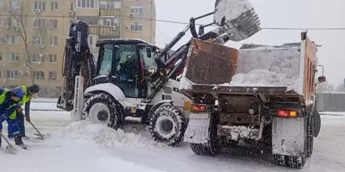 Первый снег в феврале: зима пришла в Атырау