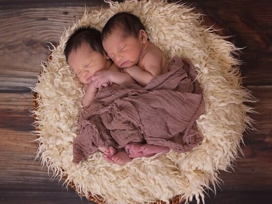Рекорд: в 2022 году население Шымкента увеличилось на 398 пар близнецов