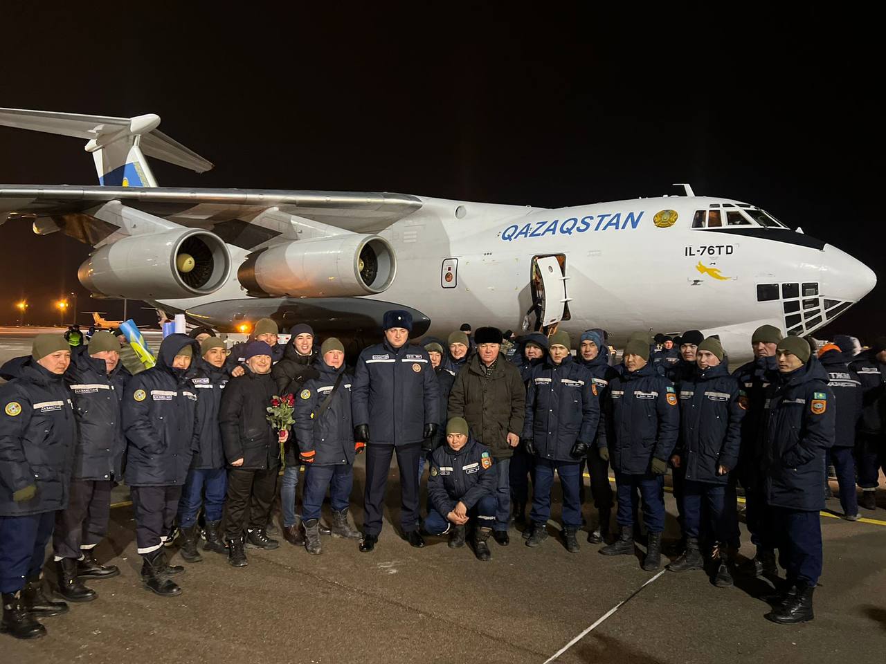 Токаев наградил казахстанских спасателей, работавших в Турции и Сирии